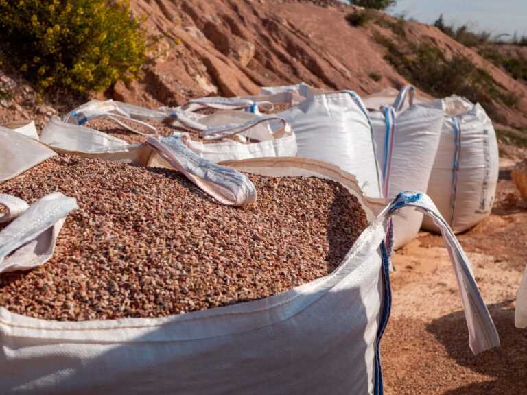 Livraison d'agrégats en big bag