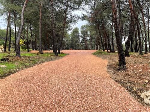 Réaliser un massif minéral à Brignoles - Carriere Vila