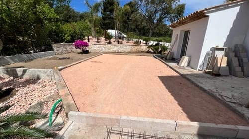 construire un terrain de boules à Berre l'Etang