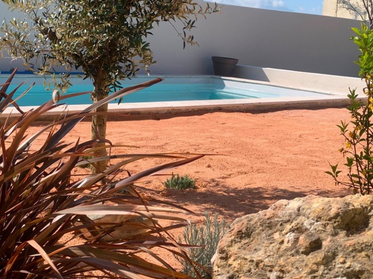 Sable décoratif Gazon 0/4 pour revêtement de cour Marbre rose à Arpavons