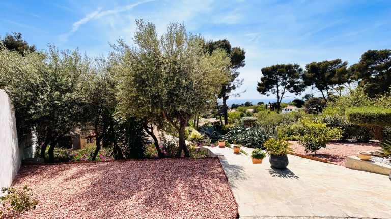 Aménagement extérieur devant de maison