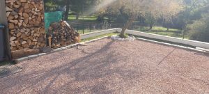 Allée de jardin à Villeurbanne en agrégats décoratifs