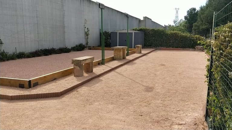 Calculer la bonne quantité de sable 0/8 pour réaliser un terrain de pétanque à Bandol