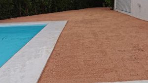 Idées aménagements extérieurs en sable marbre rose