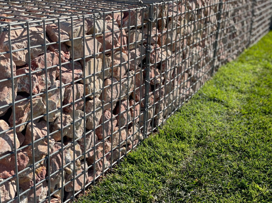 Pierre à gabion 90/150 de Marbre rose à Le Castellard-Mélan
