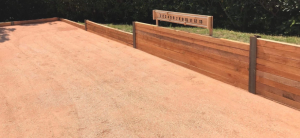 Terrain de pétanque avec du sable de Marbre rose à Beaulieu