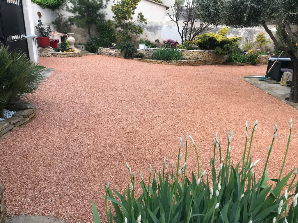Livraison de sable rose à Bevons