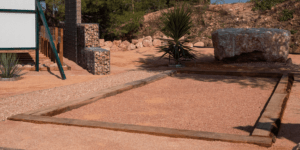 Terrain de pétanque avec du sable de Marbre rose 0/8 à Authon