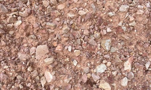 Gravier tout venant rose naturel granulométrie 0-20 mm pour aménagement extérieur et terrain de pétanque